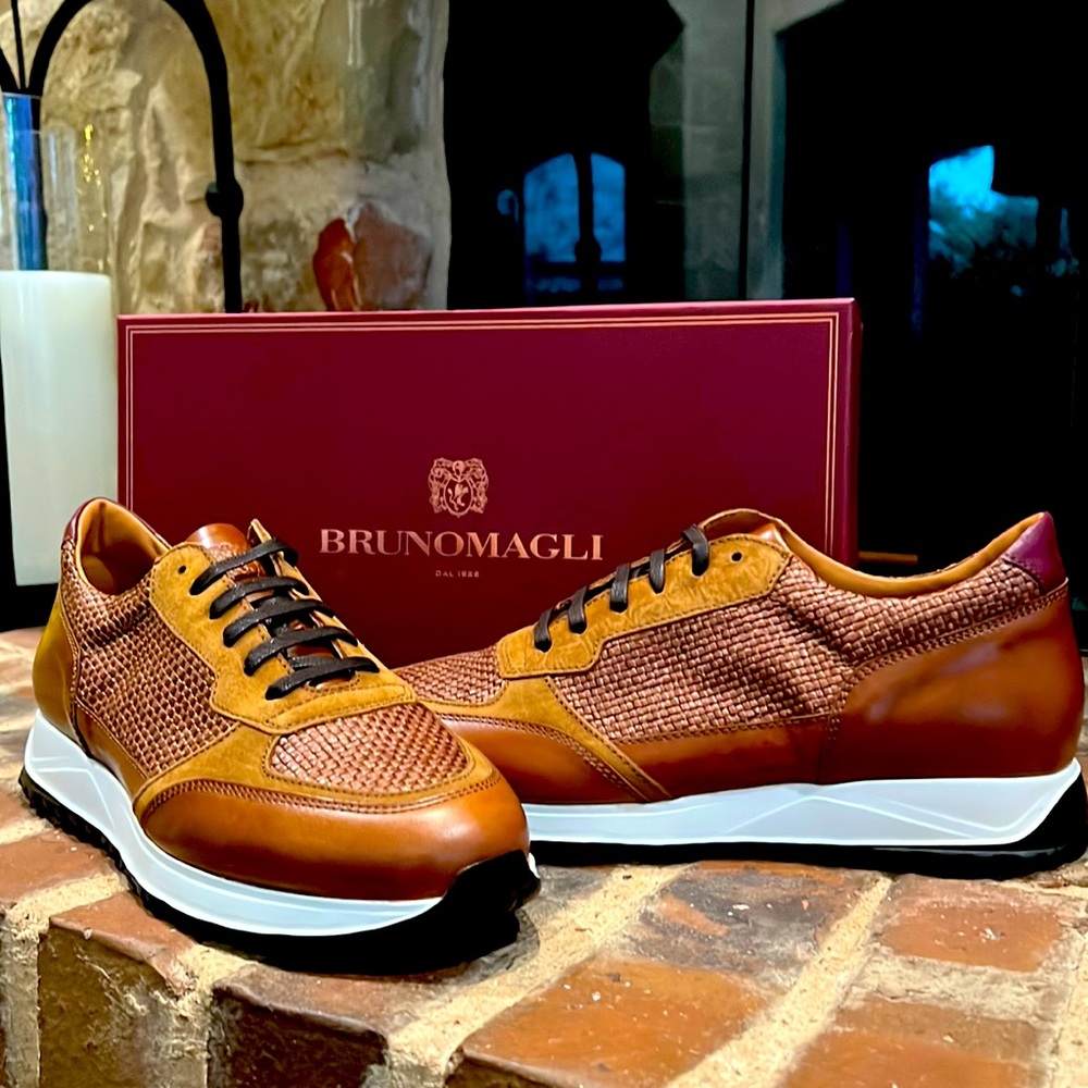 BRAND NEW BRUNOMAGLI shoes! Brown Italian leather. Size 11